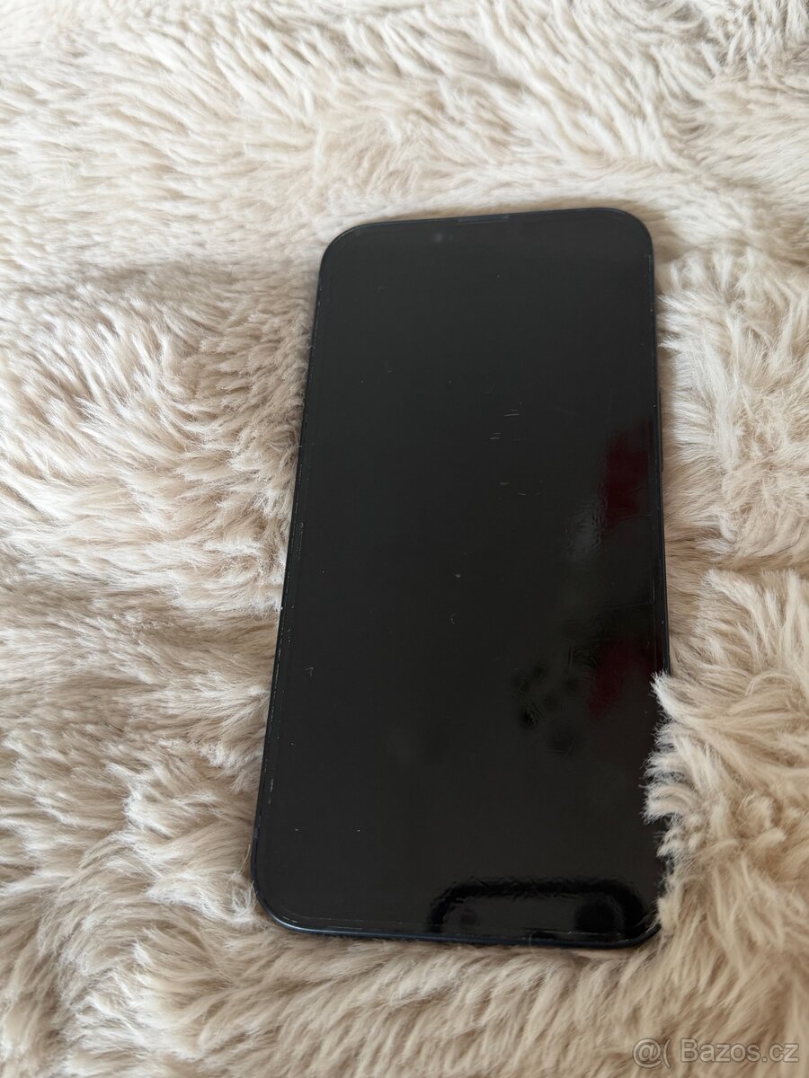 IPhone 14 - Černá technika - 3