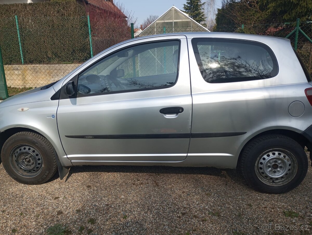 Toyota Yaris 1.0 - 3
