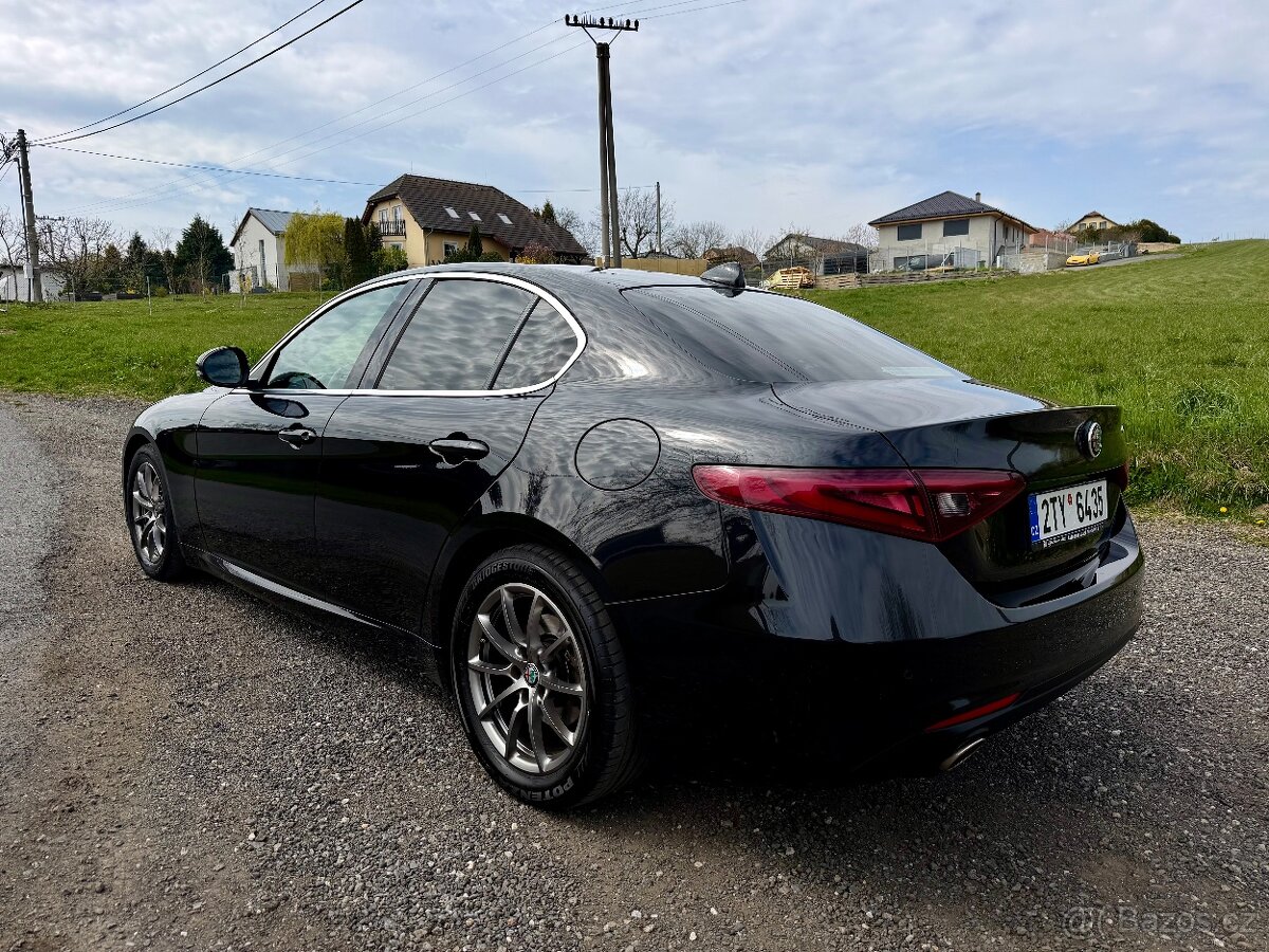 Alfa Romeo Giulia 2.2 JTDM Basis Nebourané Servisováno - 3