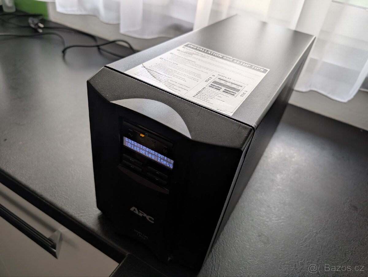 Záložní zdroj APC Smart-UPS 1000 (úplně nový aku) - 3