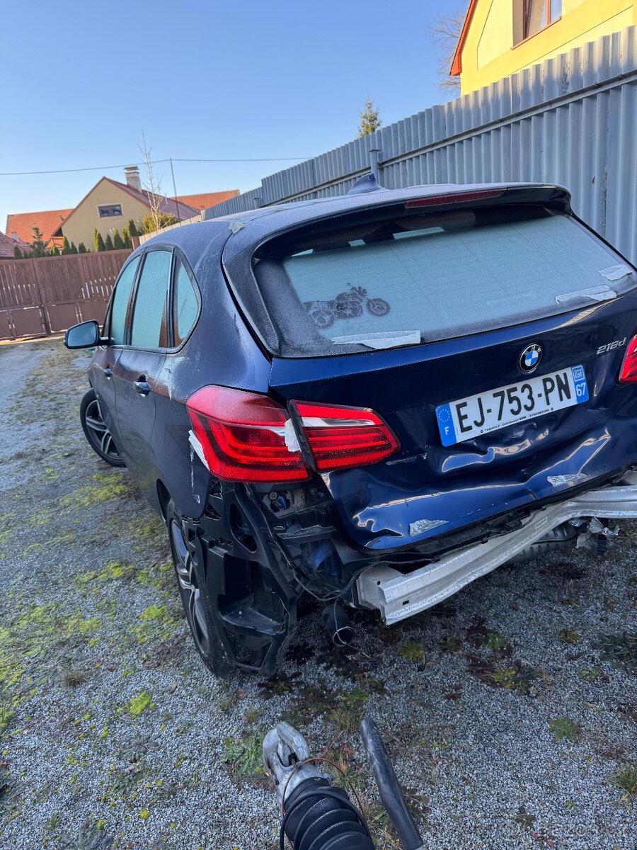 BMW 216d - 3