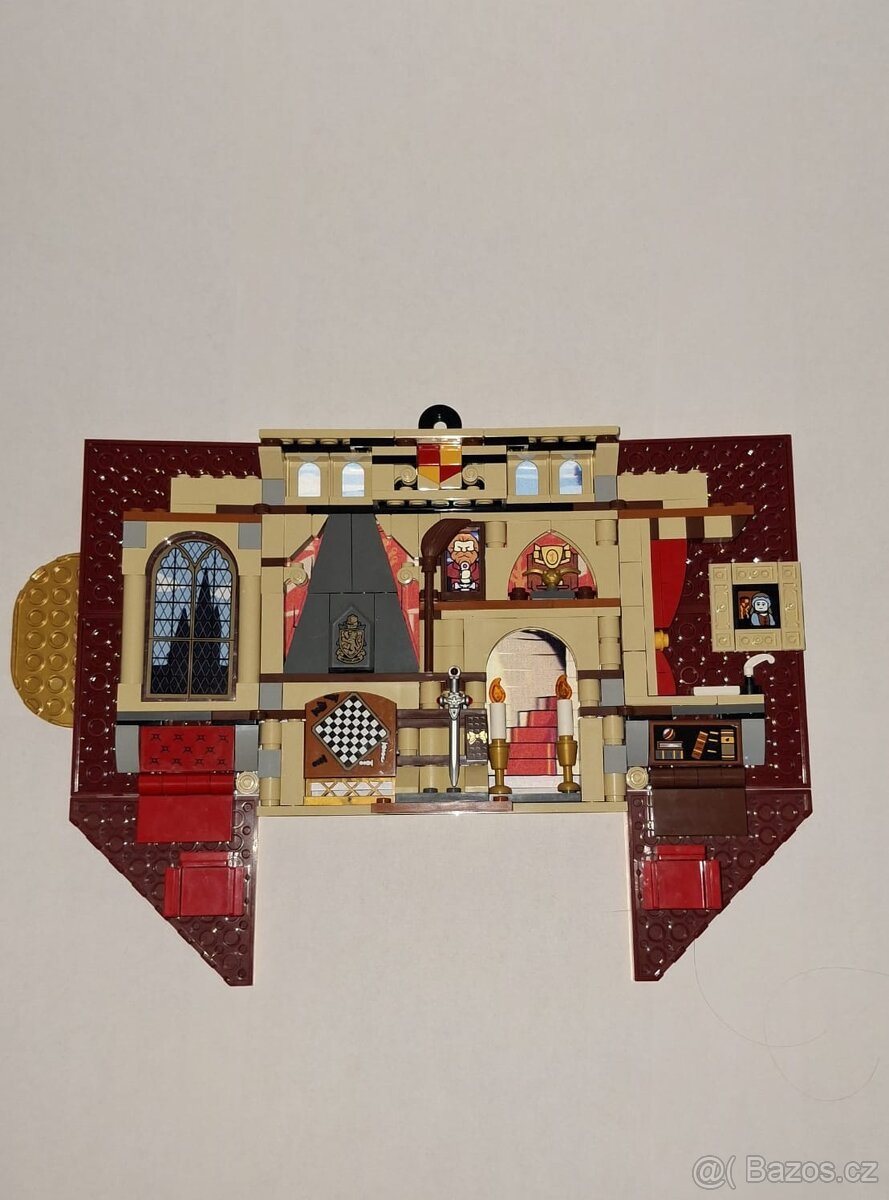 Lego Harry Potter Vlajka Nebelvíru 76409 - 3