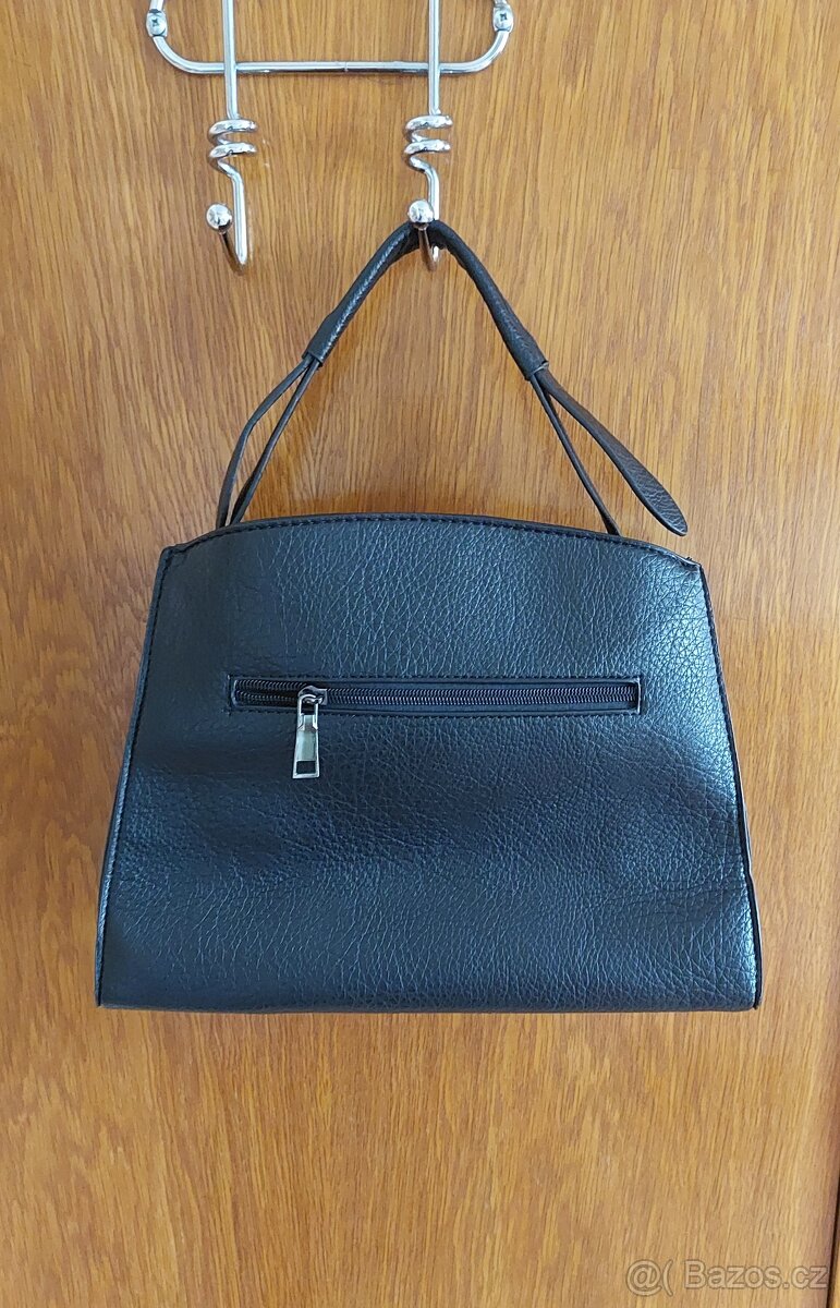 Nová černá kabelka - 3