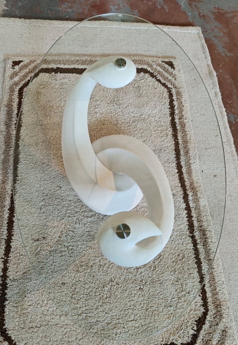 Stylový, konferenční stolek se skleněnou deskou. - 3