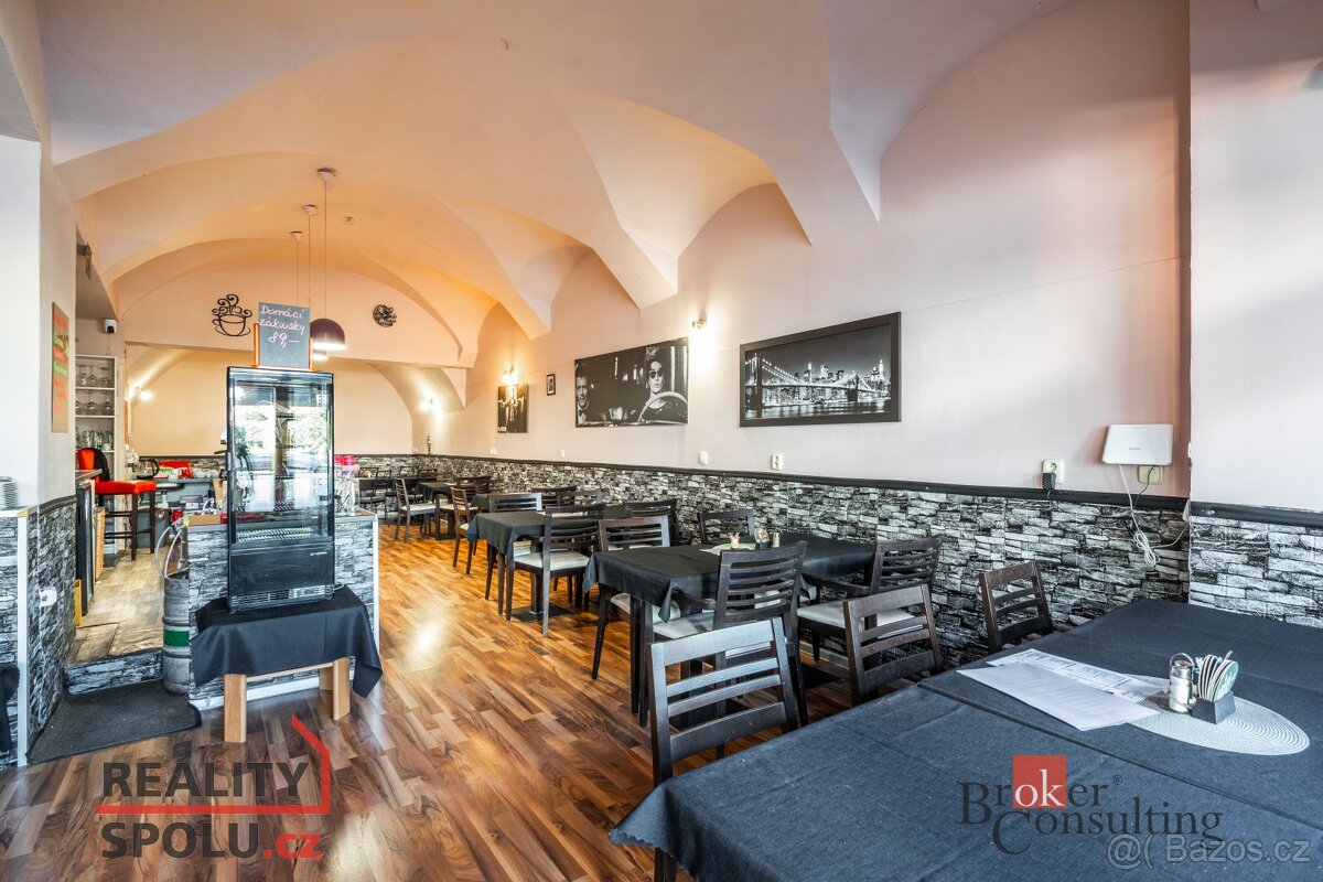 Prodej, komerční/restaurace, 110.79 m2, Masarykovo náměstí 2 - 3