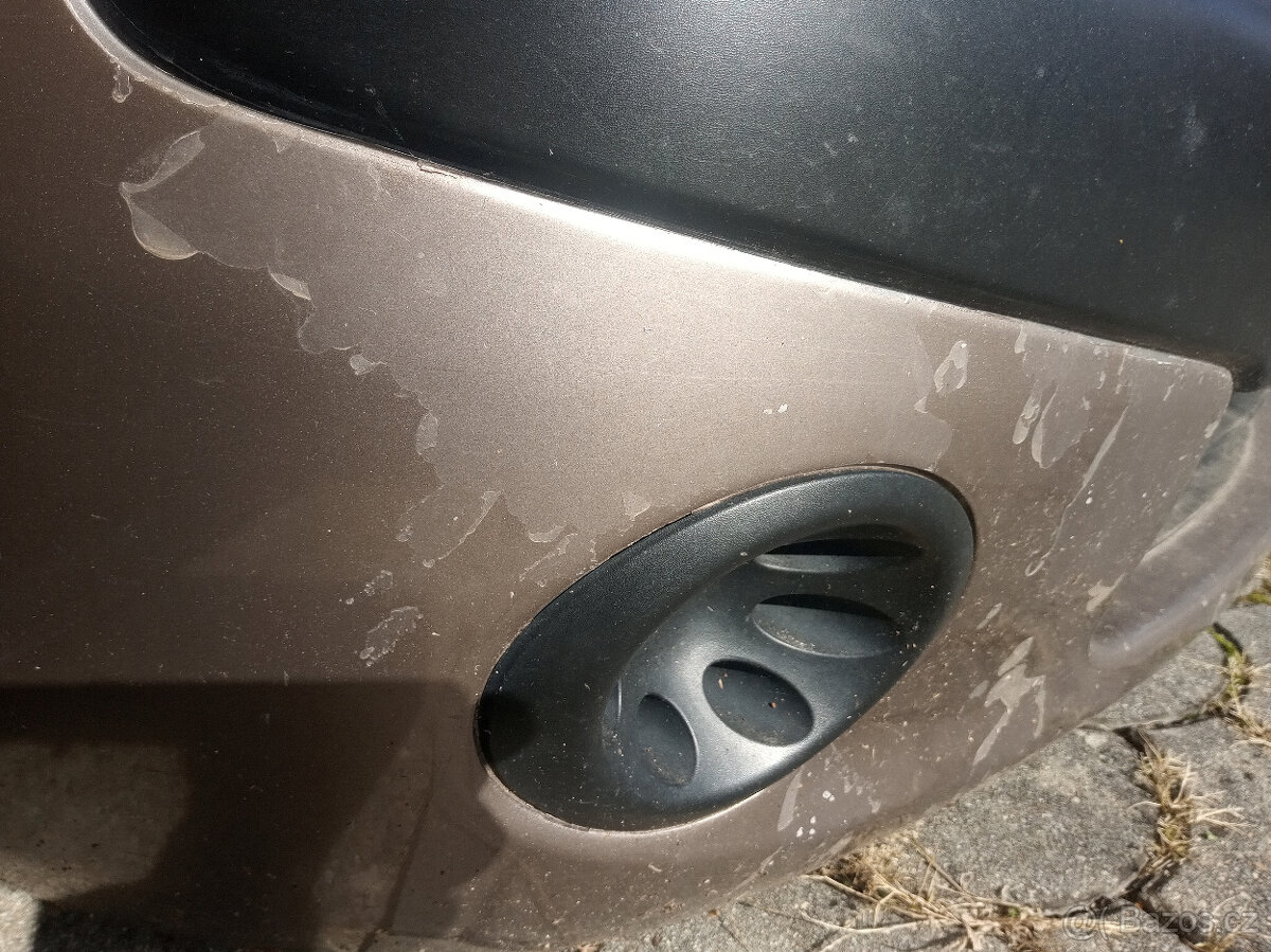 přední nárazník Nissan Note E11 - 3