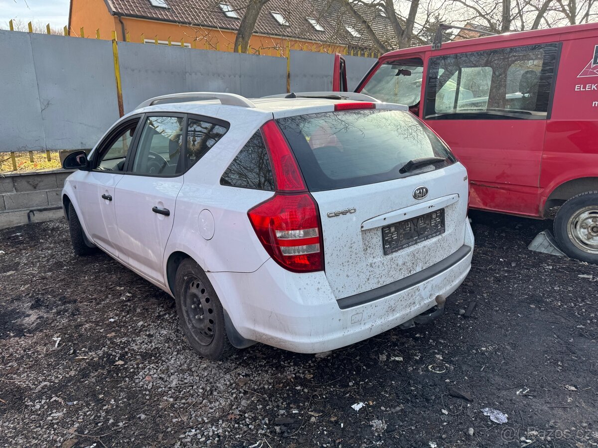 Kia ceed 1.6 crdi 85kw 2007 - 3