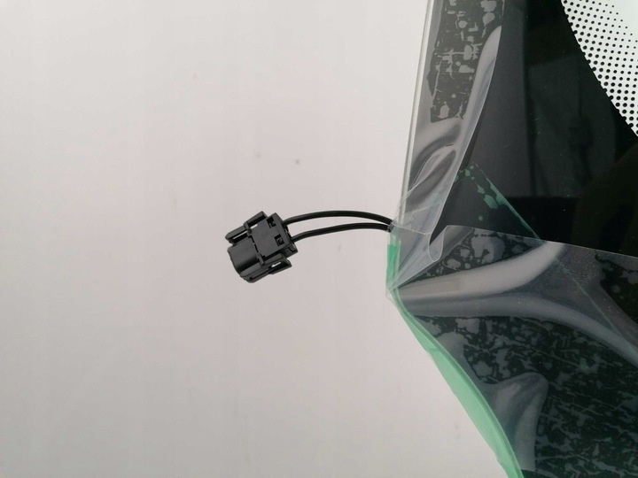 BMW řady 7 E38 čelní sklo - 3