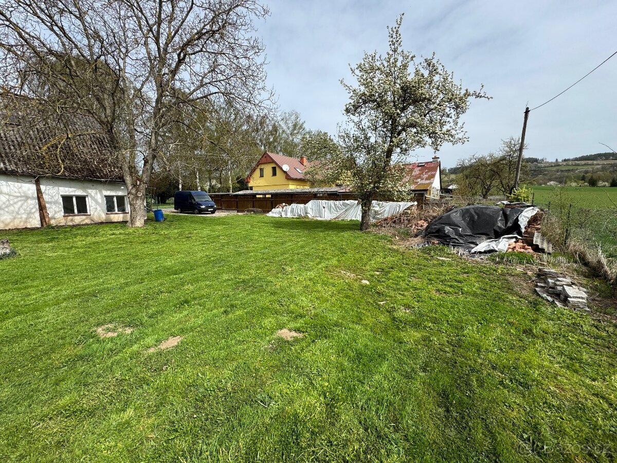 Chalupa Libina, pozemek 1000m2, studna - 3