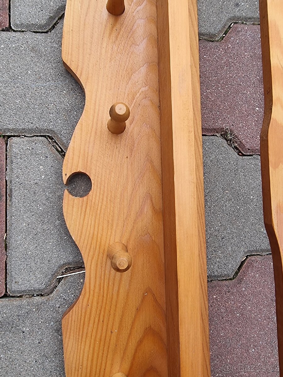 Rustikalni dřevěná políčka - 3