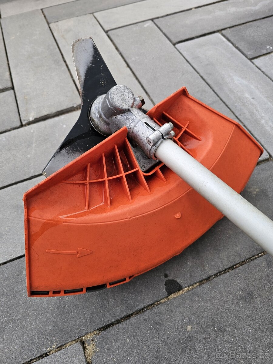 Křovinořez Oleo-Mac BC360 s motorem HONDA - 3