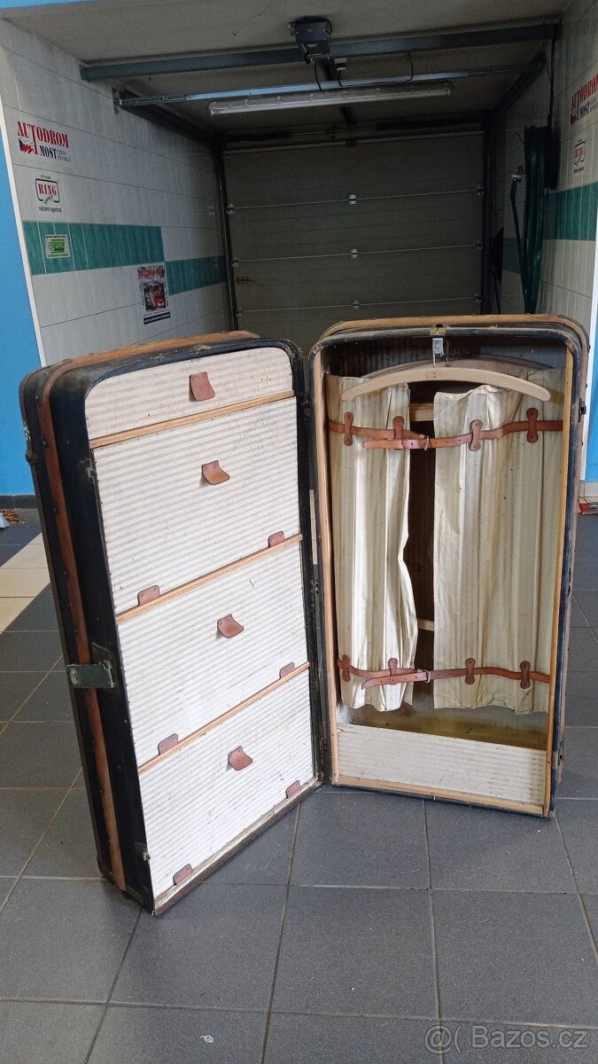 Prodám velký starožitný cestovní kufr - 3