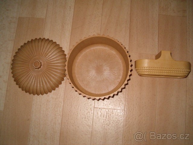 Starší věci do kuchyně, nůž, dřevěný váleček atd. - 3