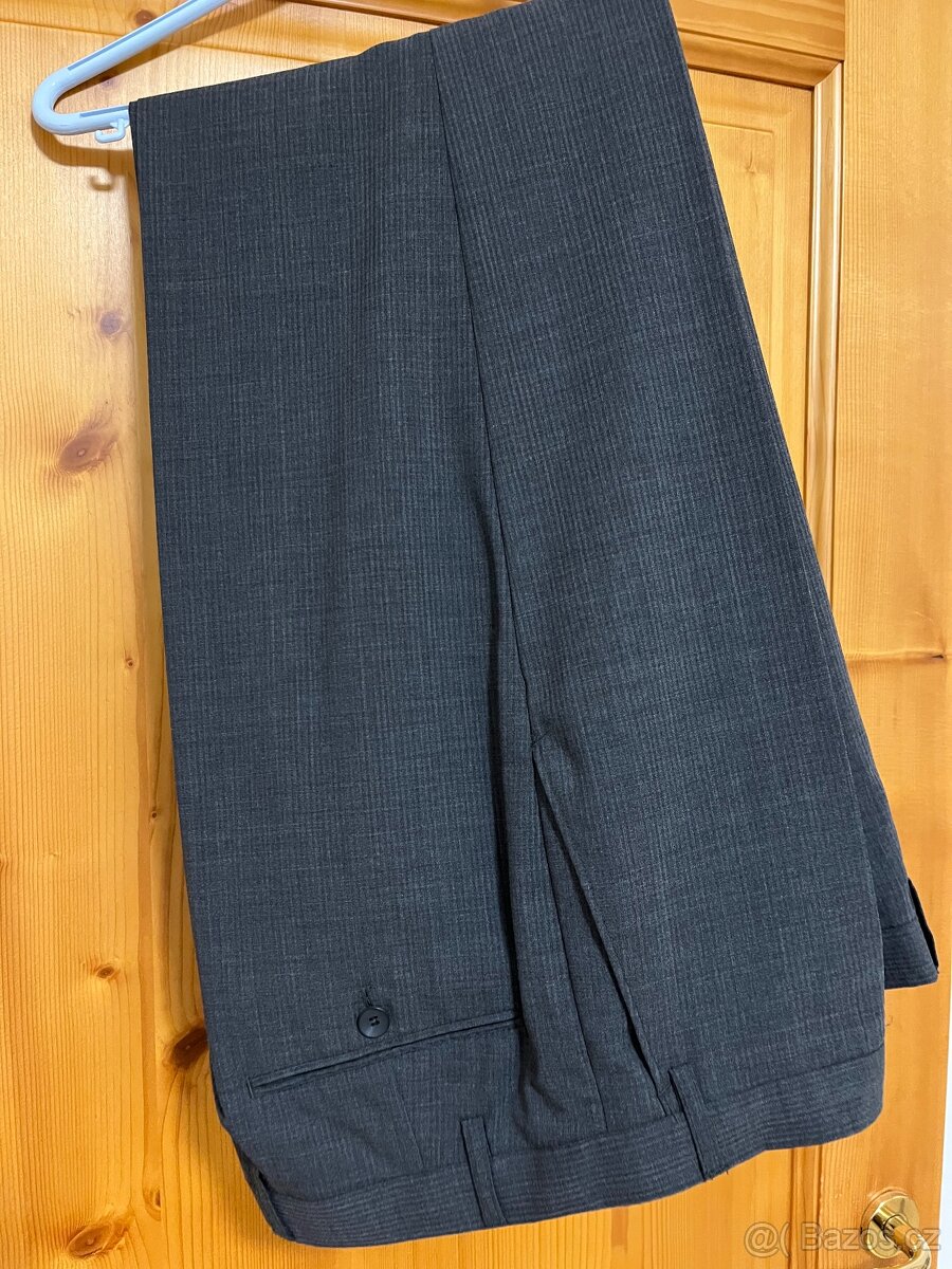 Společenský značkový oblek vel.52- 100%stav - 3
