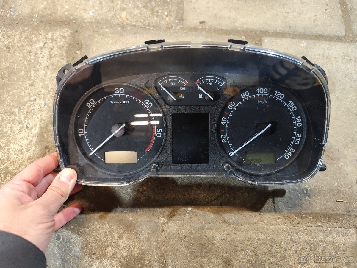 Maxidot, Polodot - Škoda Octavia I Laurin a klement - 3