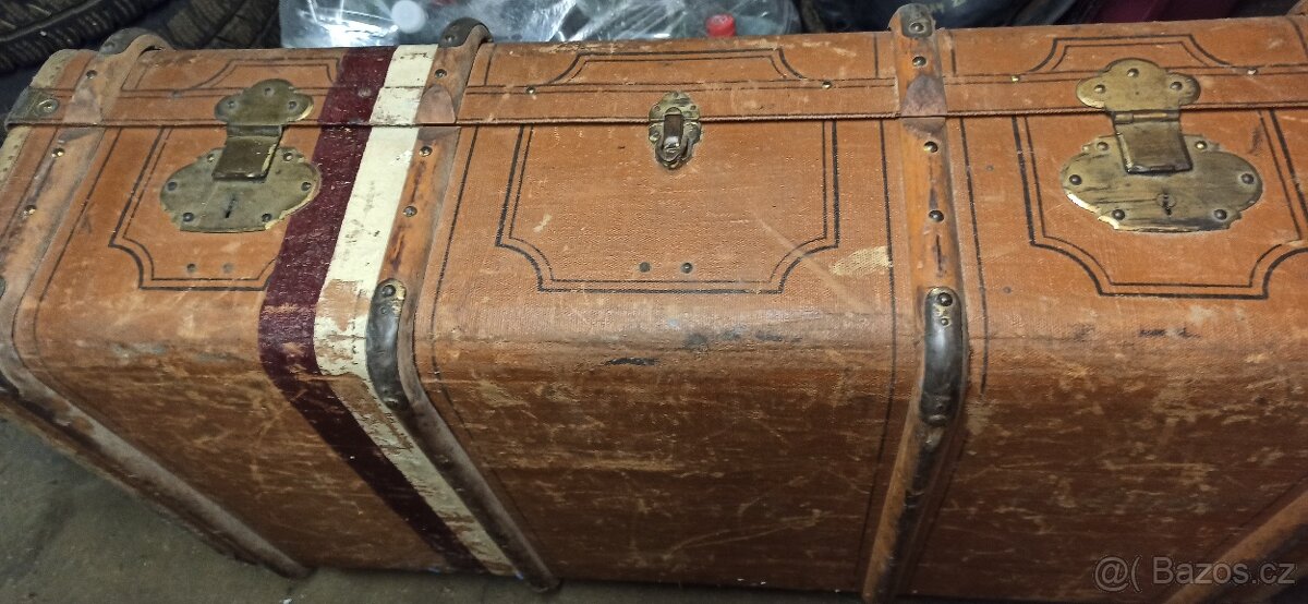 PRODÁM ZACHOVALÝ LODNÍ KUFR - 3