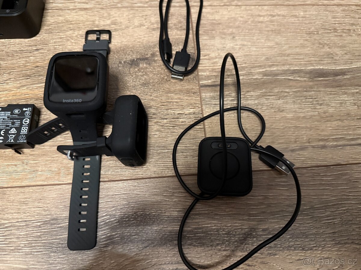 Insta360 Ace Pro 2 Dual Batterry + GPS Preview Remote - 3