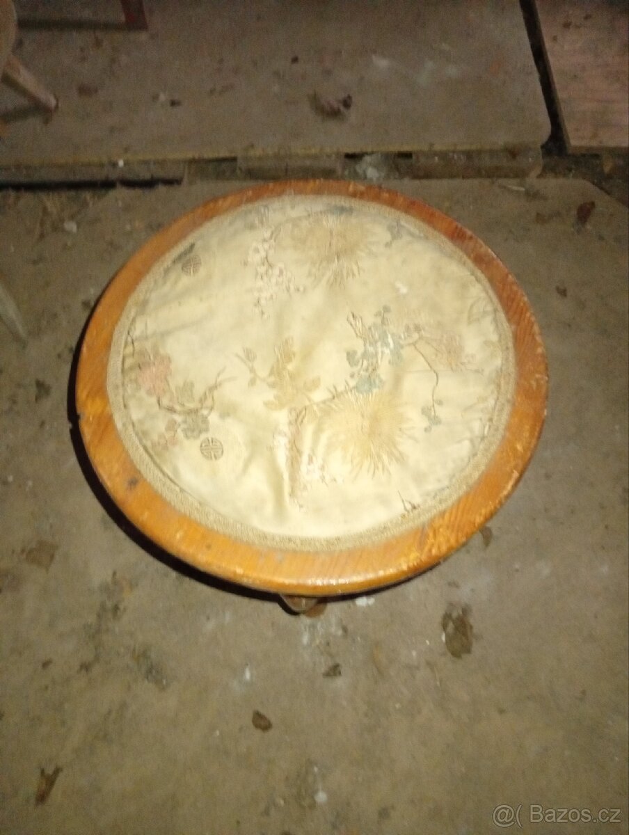 Křesla a židle - 3