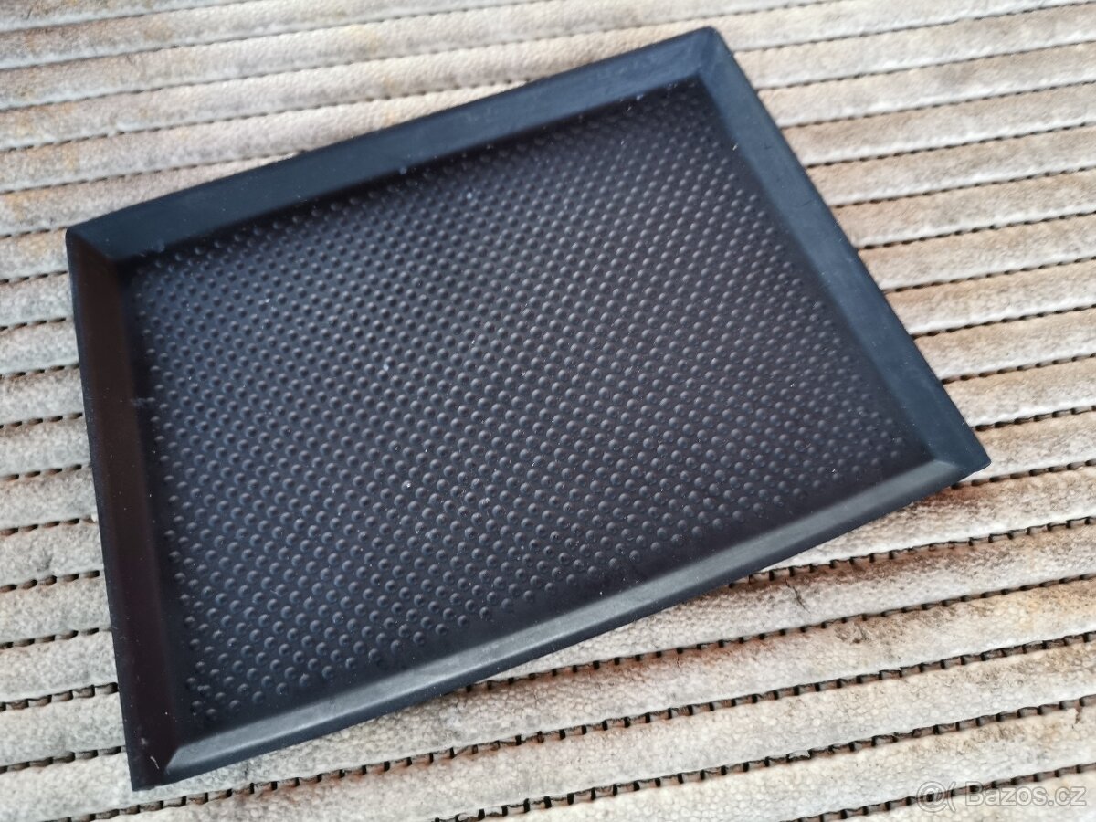 Škoda Fabia - Přihrádka pod autorádio - 3