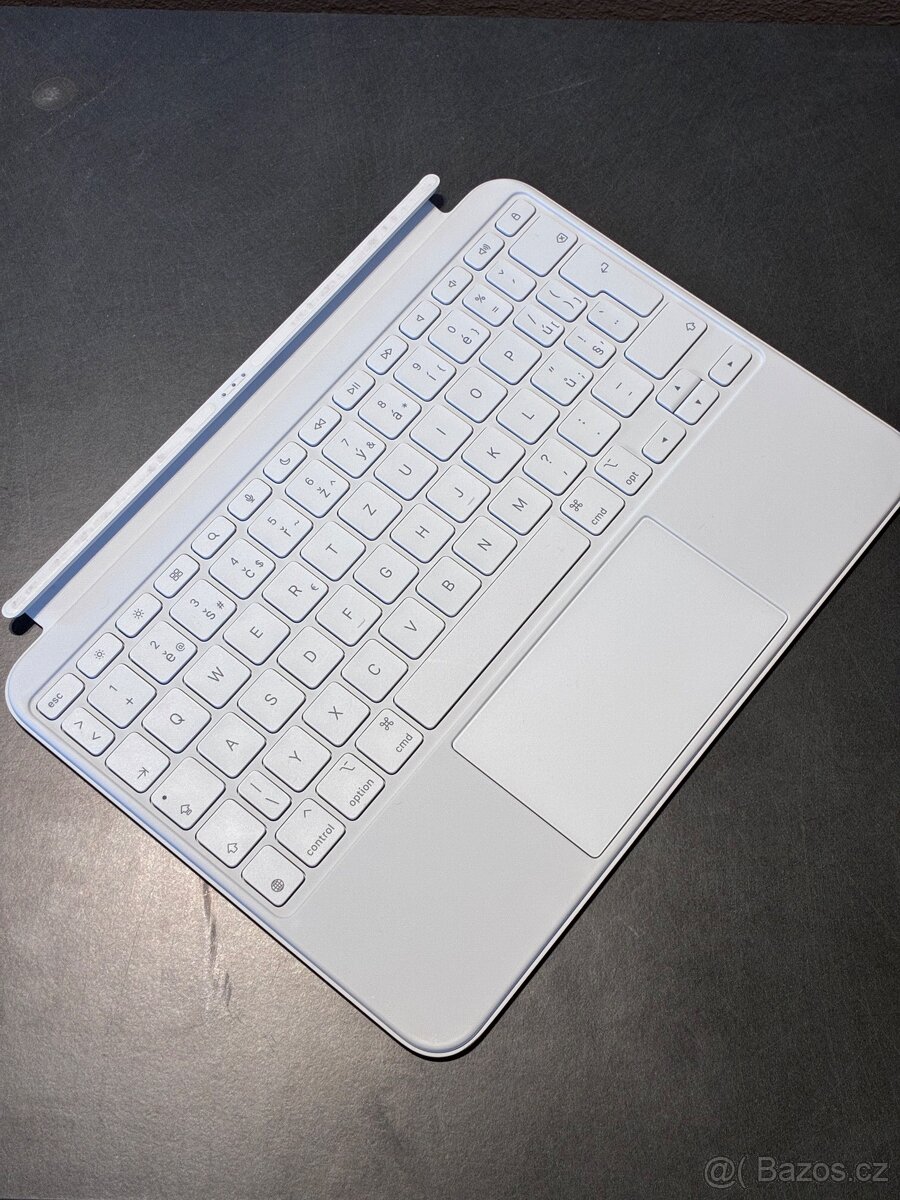 iPad 10. generace 64 GB s Magic Keyboard Folio - 3