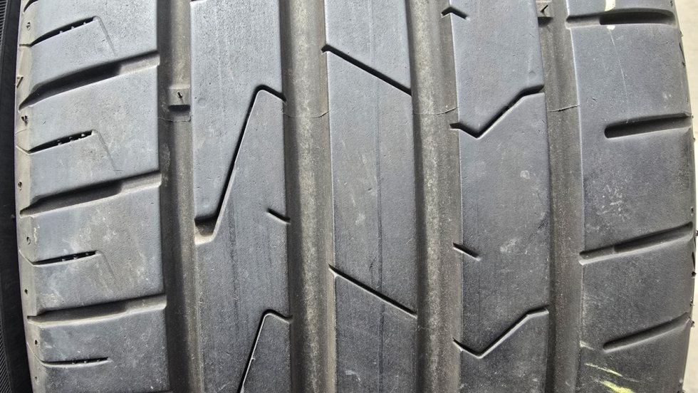 Letní pneu 225/40/18 Hankook - 3