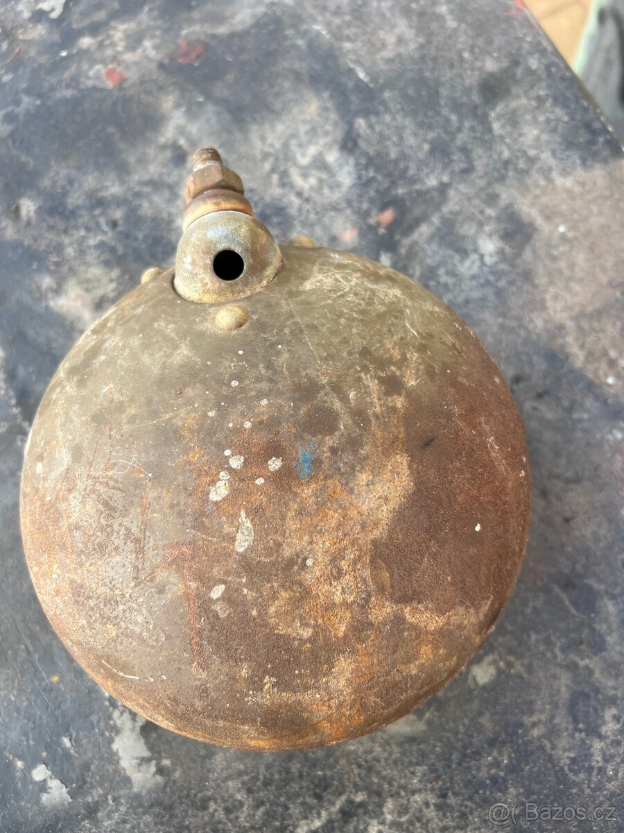 Světlo zn : Pal . - 3