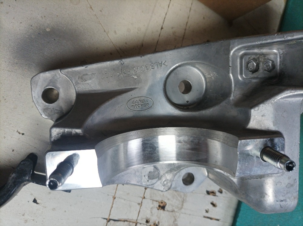 LR Discovery Sport 2015- (L550) Držáky poloosy ORIG - 3