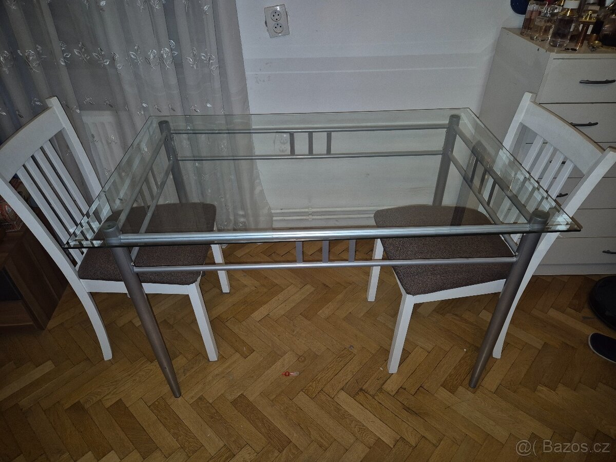 Jídelní stůl sklěněný jako nový - 3