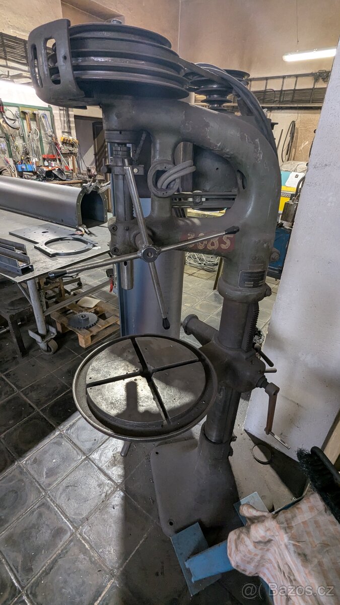 Stojanová vrtačka VK32 - 3