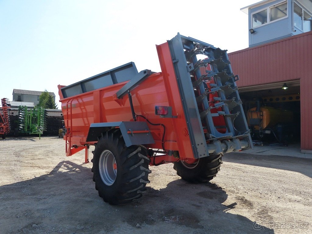 Rozmetadlo hnoje - chlévské mrvy - jednoosé - nosnost 8 tun - 3