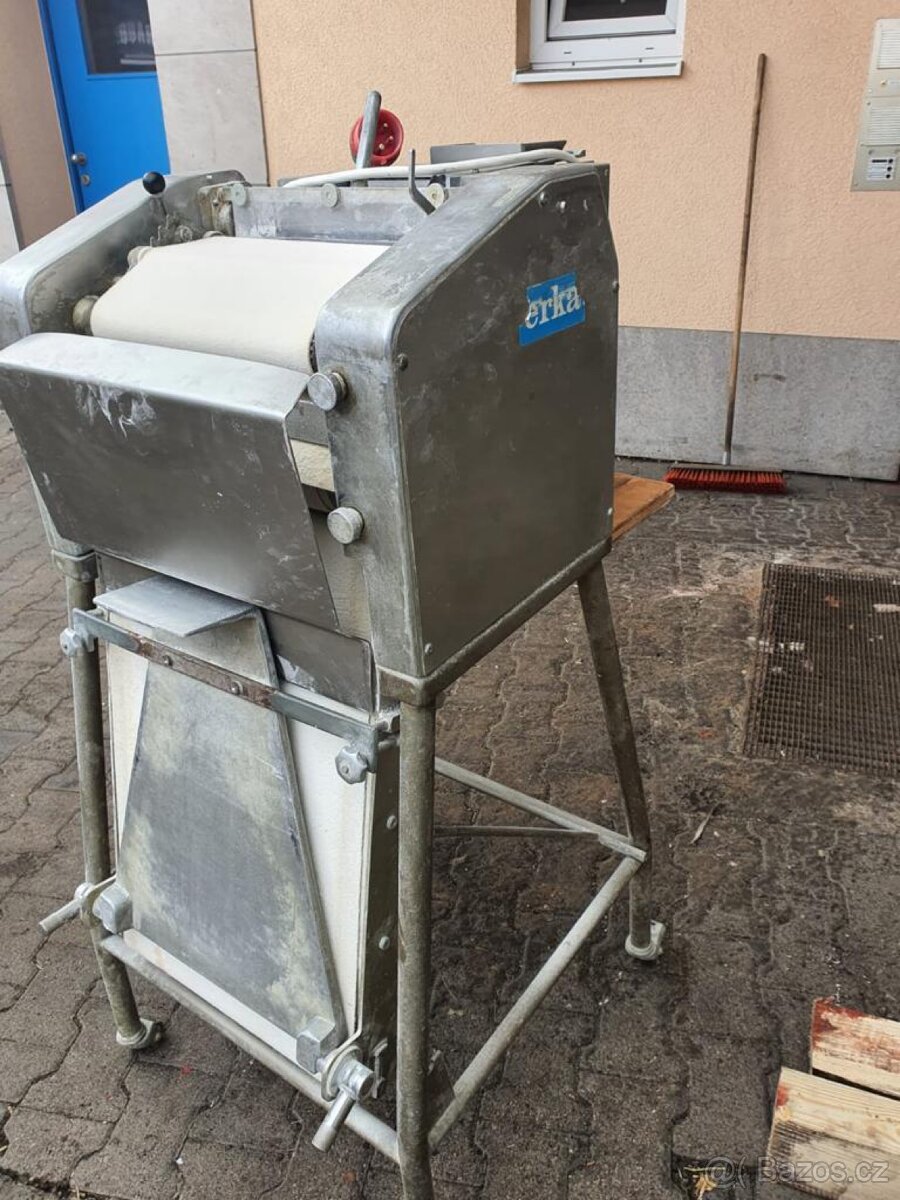 Rohlíkovače na tvarování těst - 3