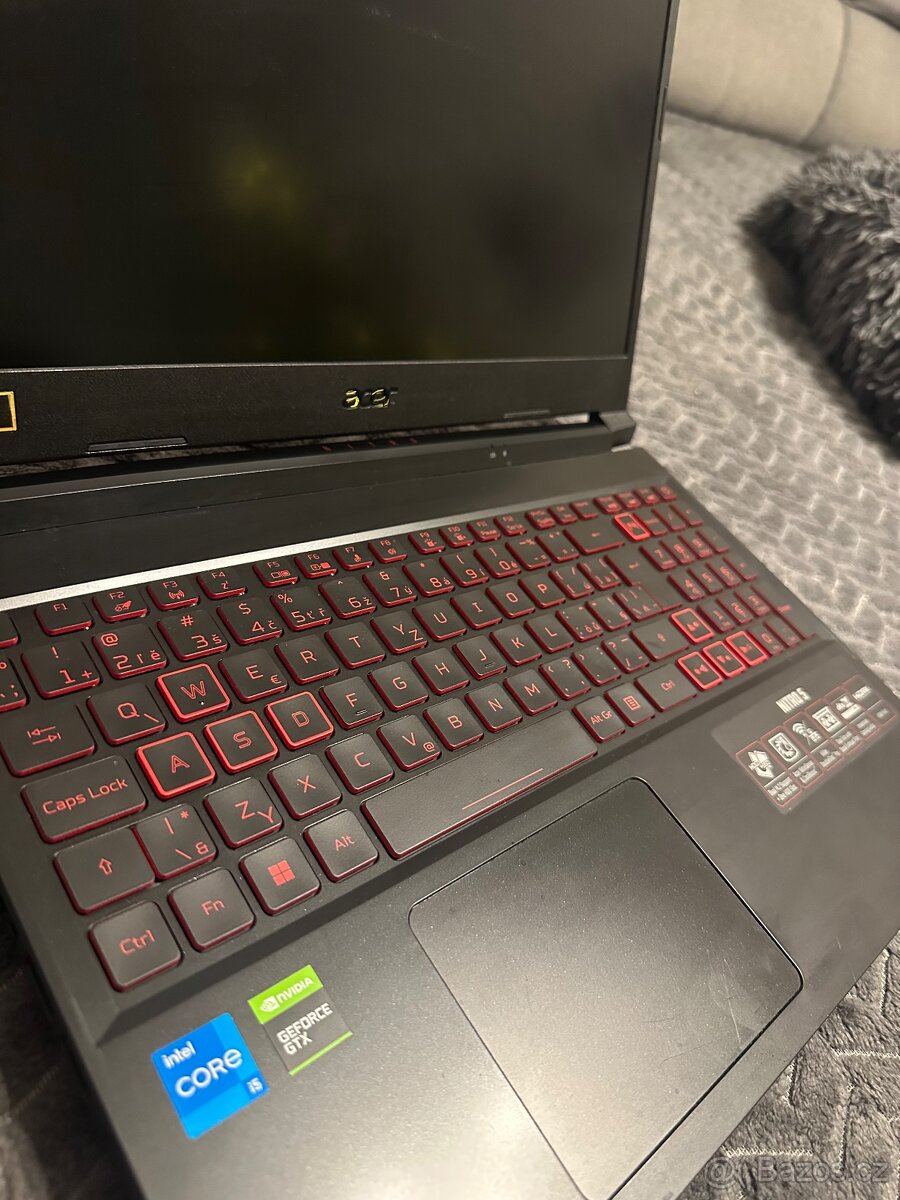 Herní notebook Acer Nitro V - 3