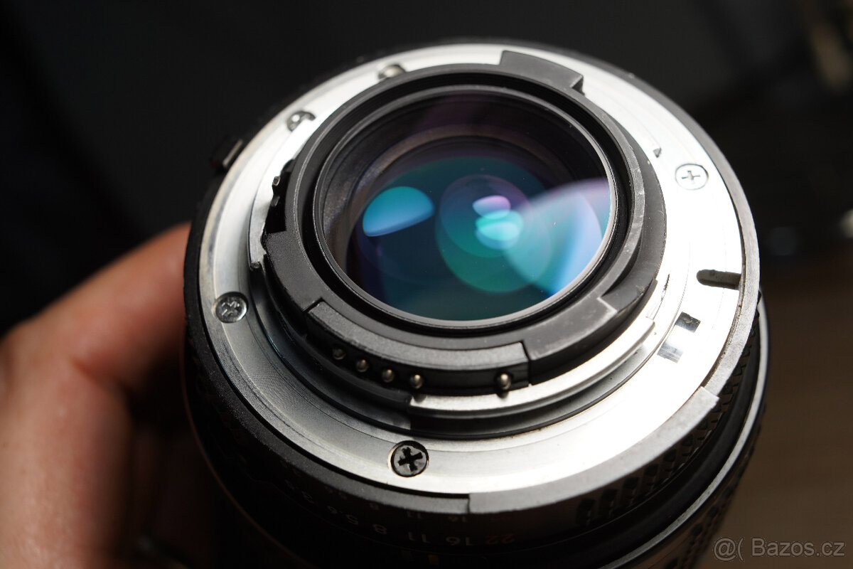 Nikon F50 + AF Nikkor 28–85mm f/3.5–4.5 + blesk National - 3