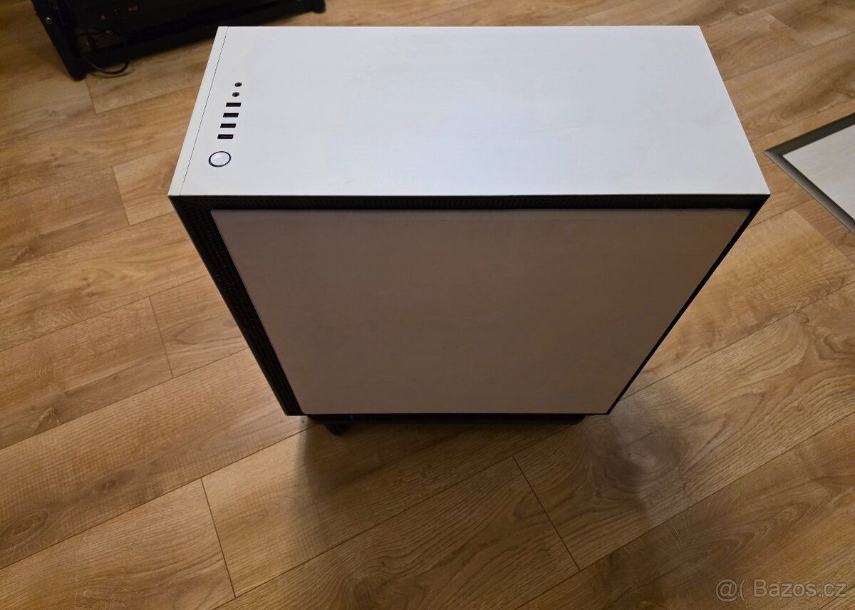 NZXT H700 - 3