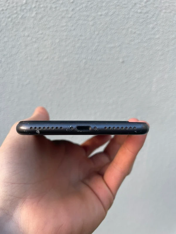 iPhone 8 Plus 256GB – prasklý displej - 3