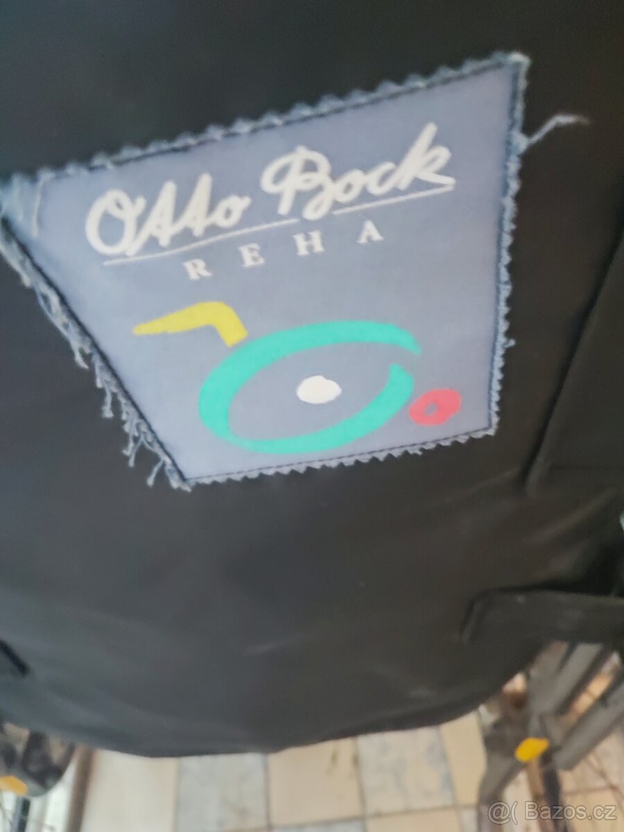 Mechanický Invalidní vozík podsedák 44cm - 3