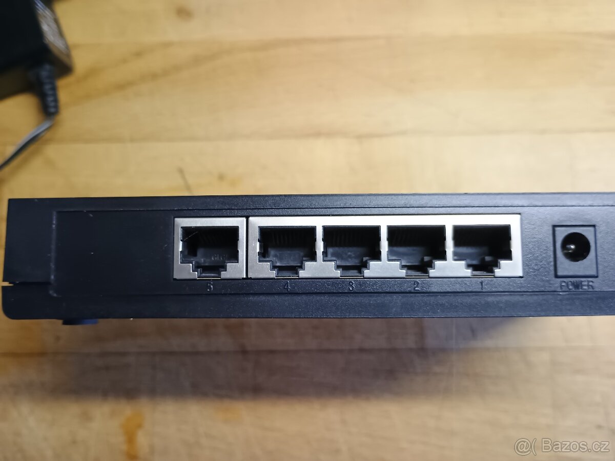 switch TP-Link TL-SG1005D - 3