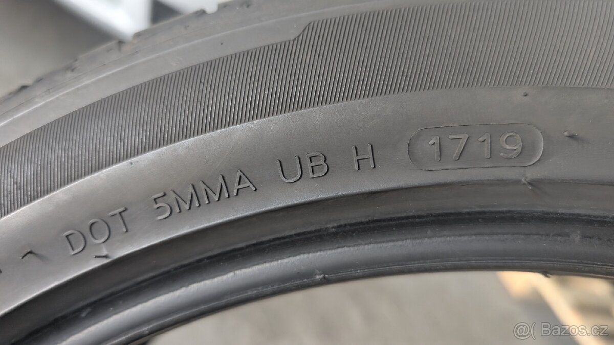 Hankook Ventus 235/45 r20 - 3