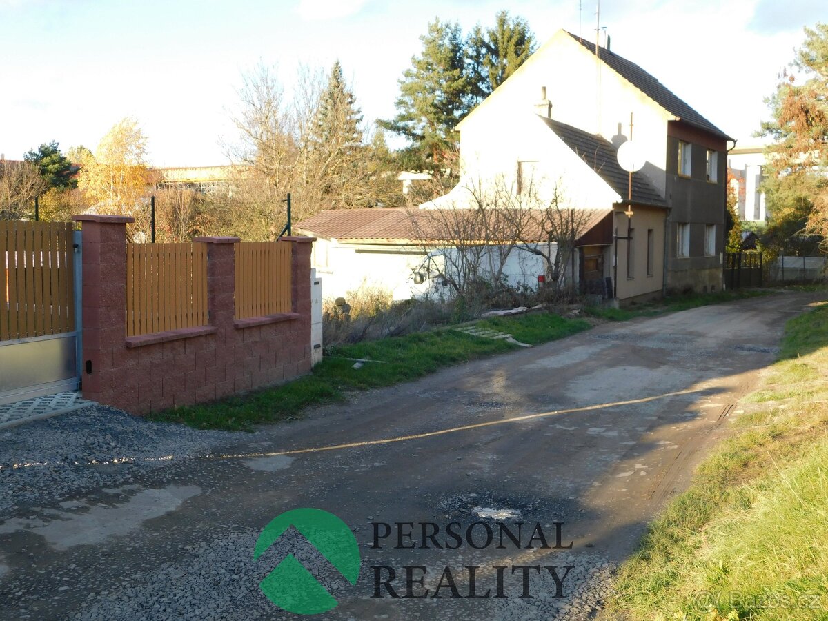 Prodej stavebního pozemku 800 m², Slaný - Kvíc, ev.č. 02654 - 3