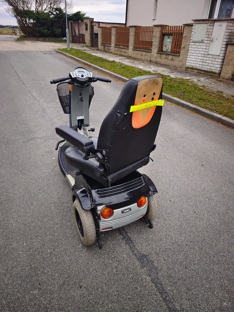 Elektrická tříkolka pro seniory nebo invalidy - 3