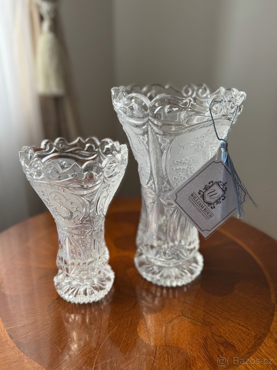Křišťálové broušené vázy s květinovým motivem - 3
