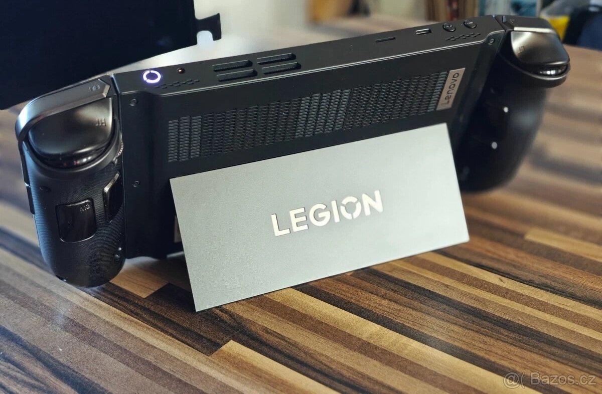 Prodám Lenovo Legion Go 8APU1 - 3