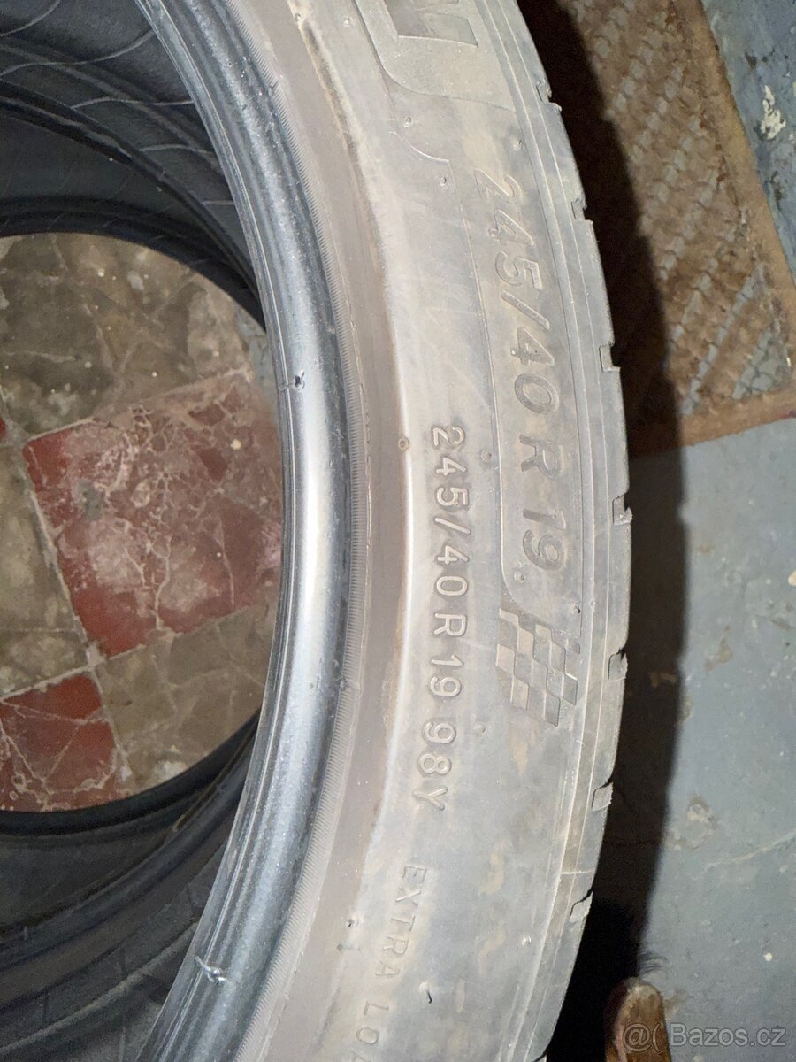 Letní pneu michelin 245/40 R19 - 3