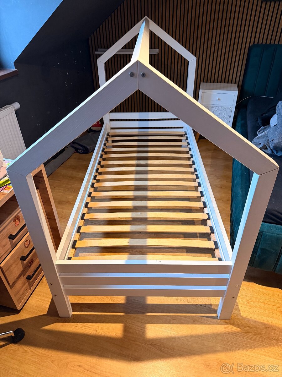 Domečková postel s roštem - 3