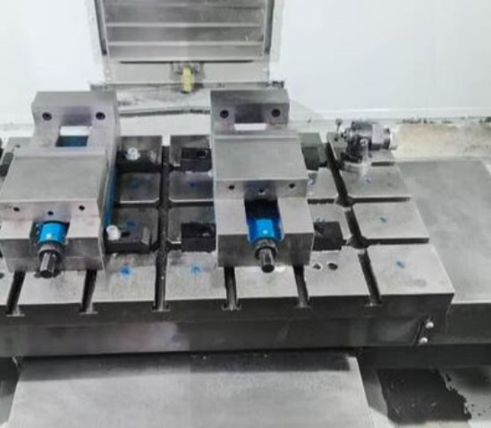 Obráběcí centra - vertikální VM 2 - 3