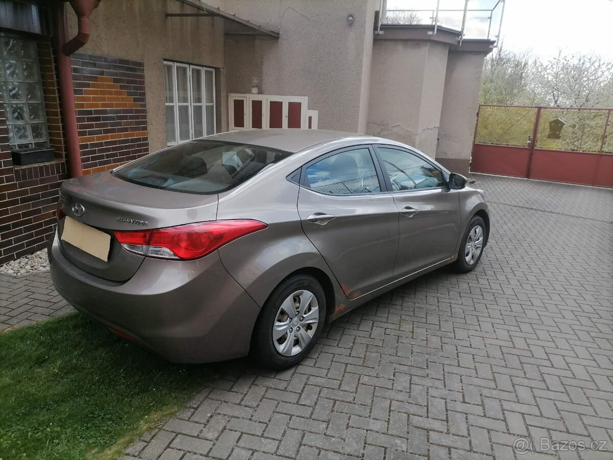 Prodám Hyundai Elantra - 3