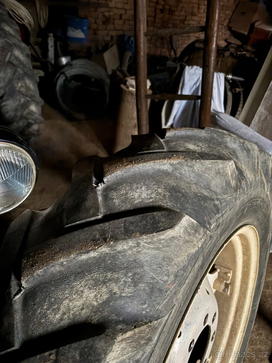 Zetor 3011 zadní kola - 3