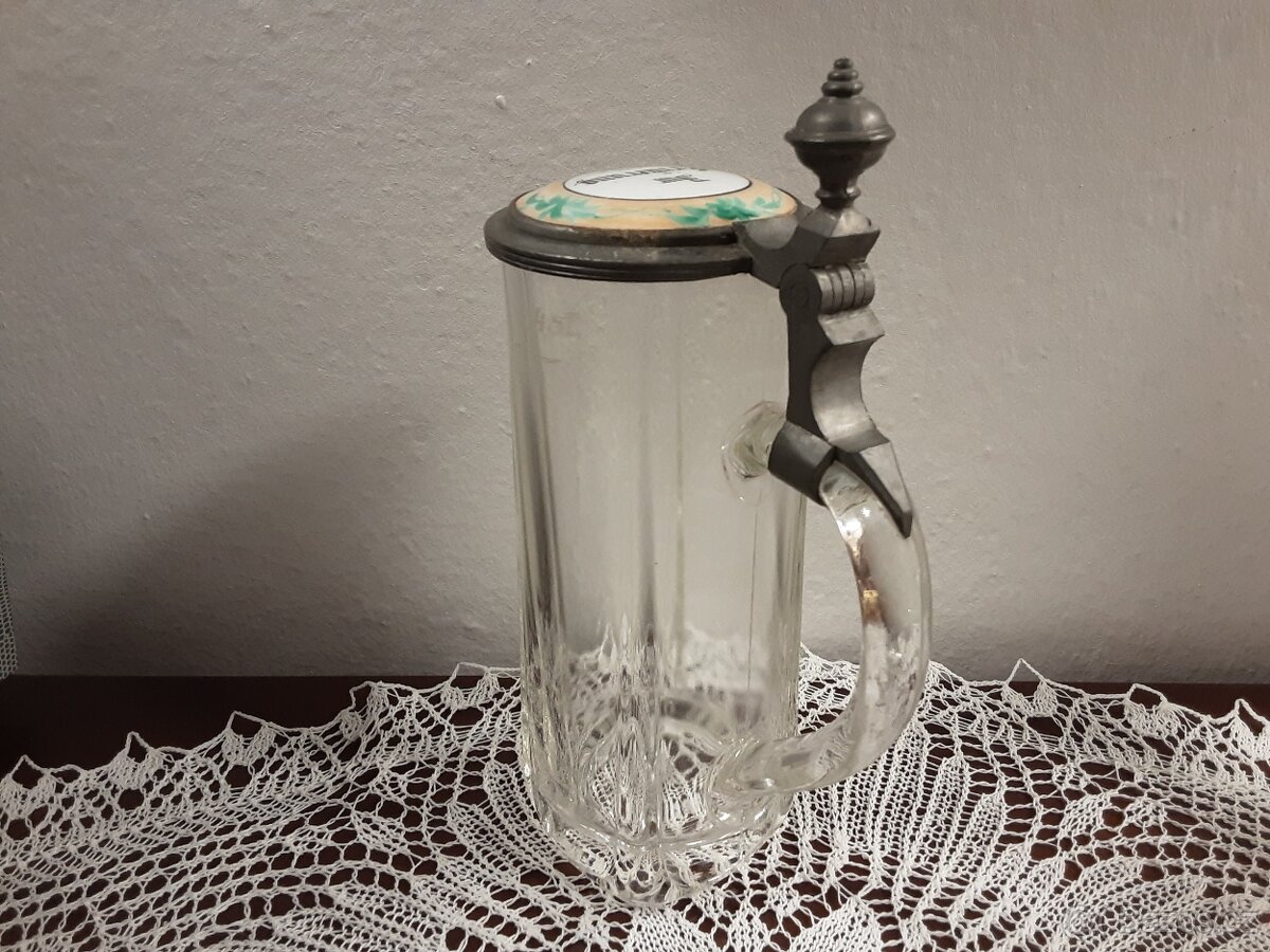 Starožitný půllitr s porc. víčkem - 3