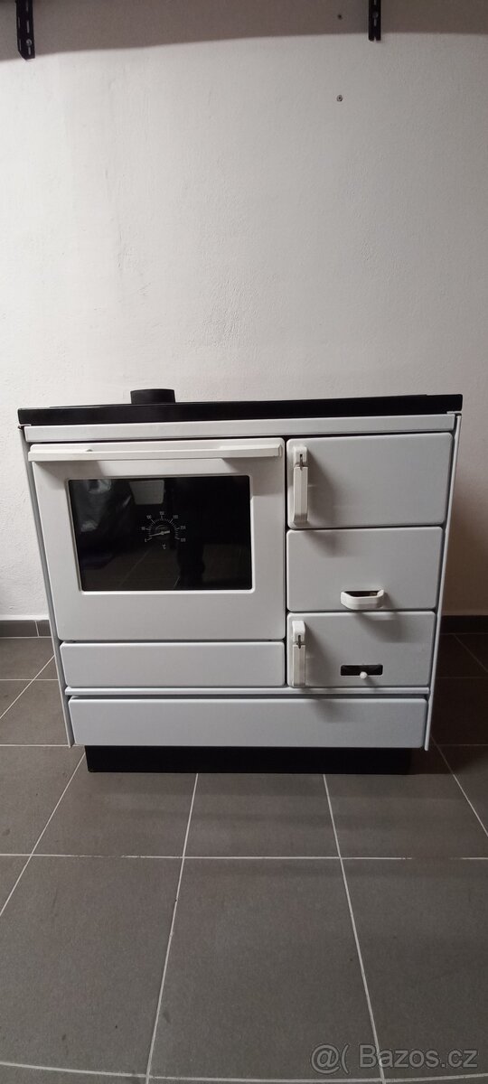 Sporák na tuhá paliva KVS MORAVIA 9103 levy - 3