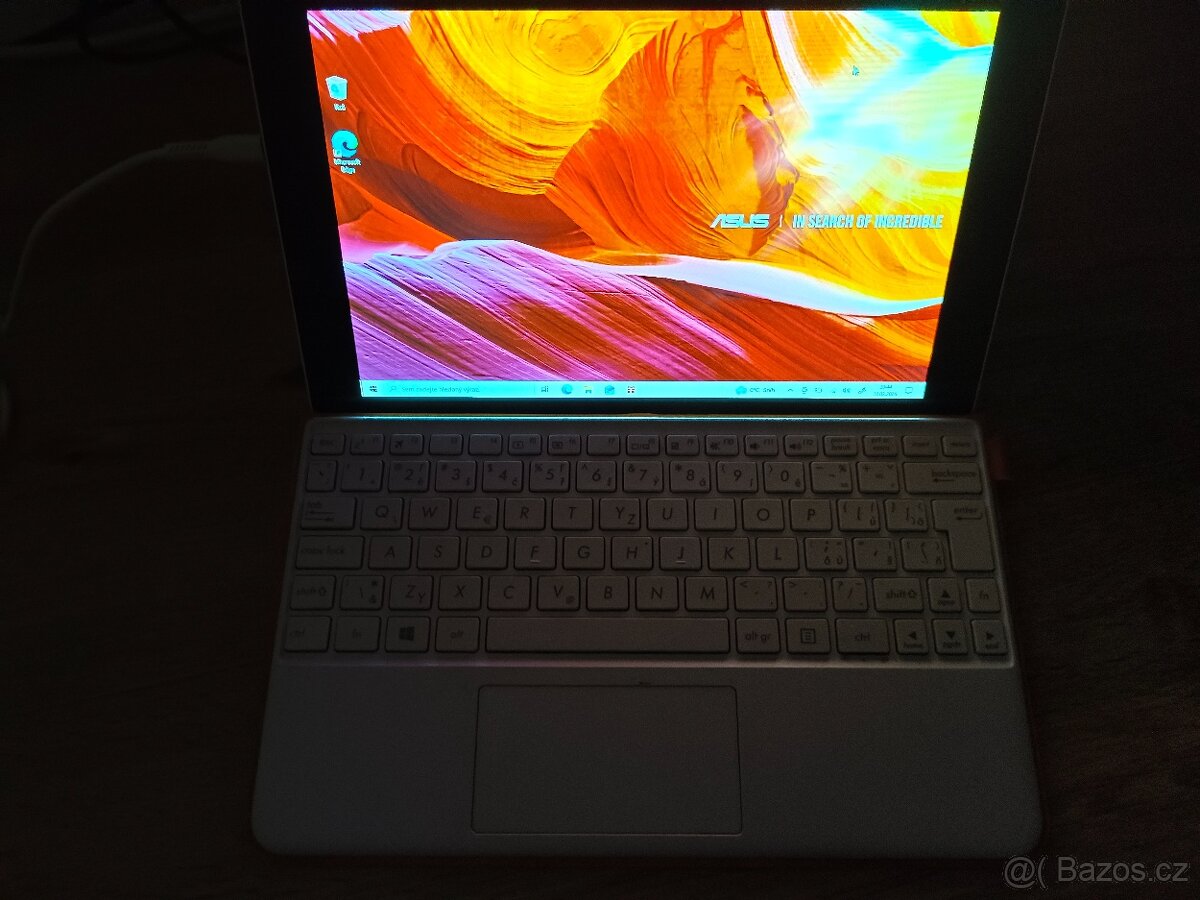 dotykový malý notebook / tablet Asus T102Ha - 3
